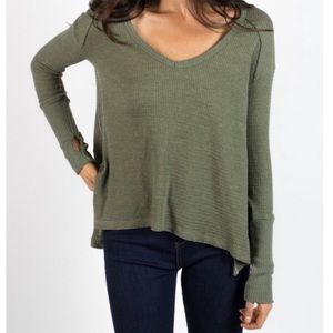 NWOT Trunk v-neck thermal